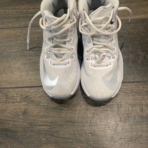 NIKE  Air Max basketball shoes